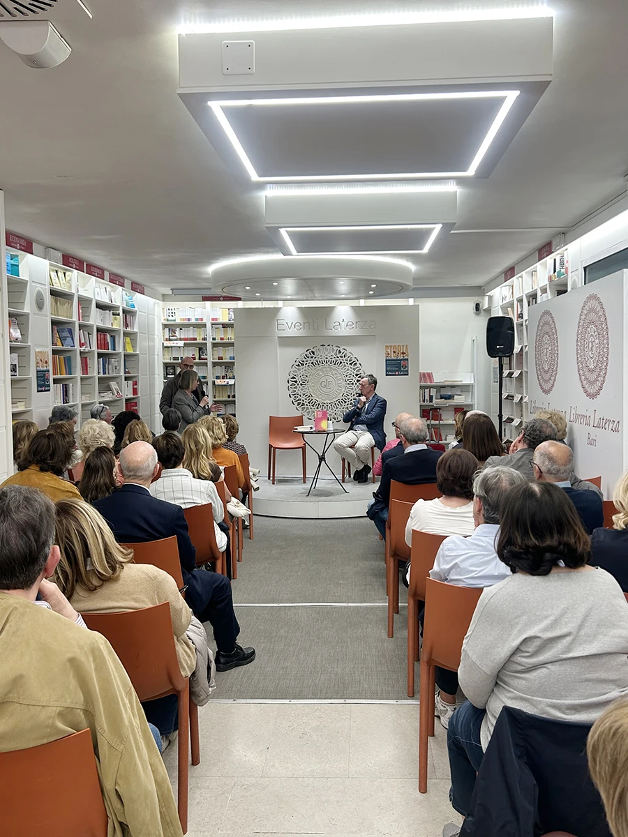 Rassegna "Acqua, Terra, Fuoco, Aria": quarto incontro con la partecipazione di Roberto Battiston