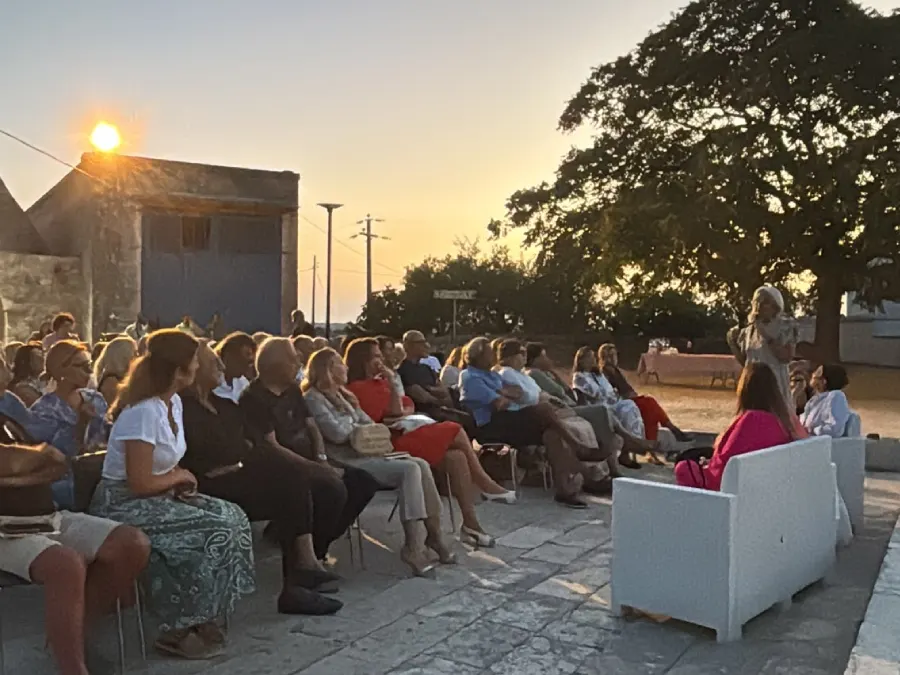 Presentazione del libro “Come la rosa” di Gabriella Genisi